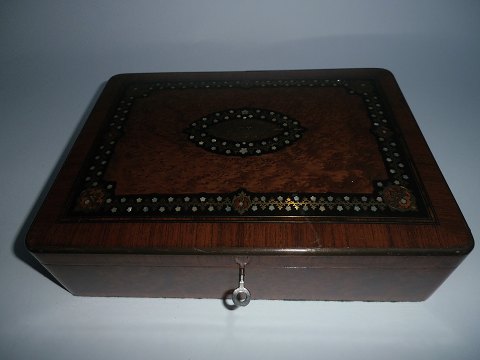 Short Box in Mahogany, England approx. 1880th