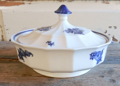 Royal Copenhagen, Blue Flower bowl no. 8535