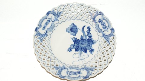 Royal Copenhagen Blue Flower Curved, Plate with Double Lace Edge.
Dek. No. 10 / # 1637
SOLD