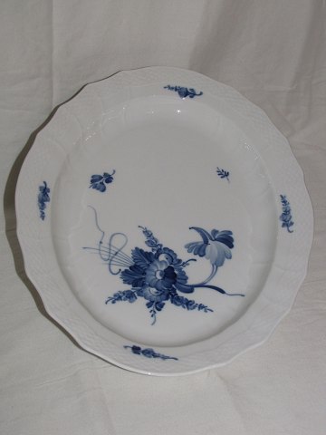 Blue Flower Curved 
Oval dish
Royal Copenhagen