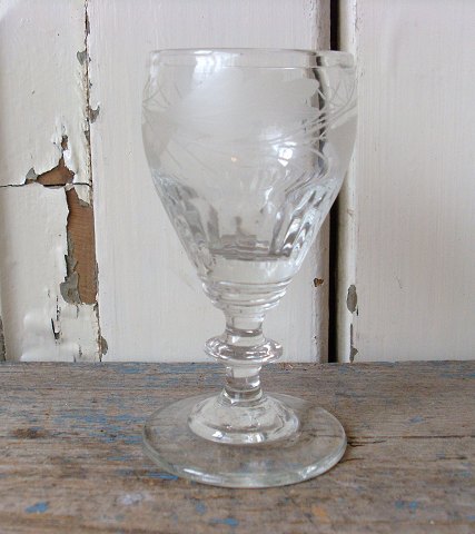 1800tals vinglas med egeløv, Conradsminde 1840.