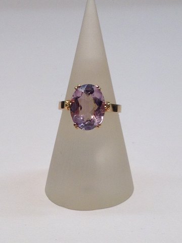 14k guldring m. spinel. Str. 55