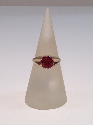 8k guldring m. orange spinel. Str. 54½