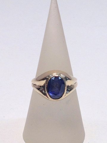 14k guldring m. safir. Str. 57