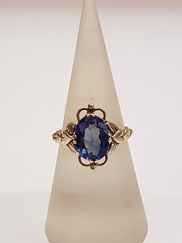 14k guldring m. safir. Str. 55½