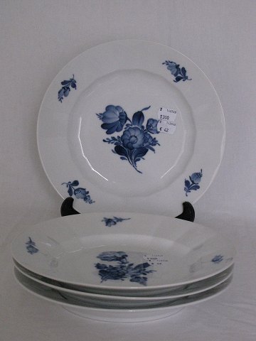 Blue Flower Angular
Dinner plate
Royal Copenhagen