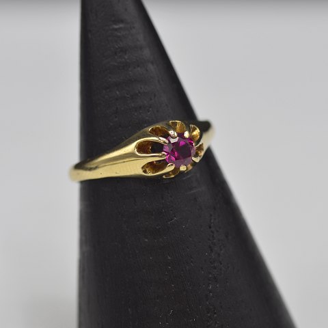 14k guldring m. rubin. Str. 52