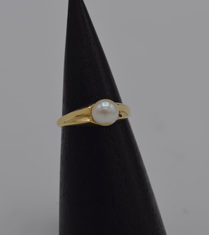 14k guldring m. perle. Str. 55