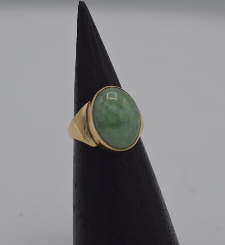 14k guldring m. jade. Str. 52