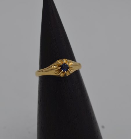 14k guldring m. spinel. Str. 53