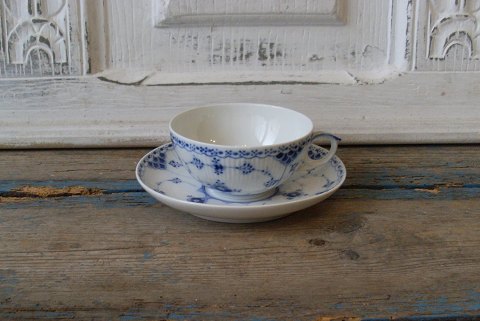 Royal Copenhagen Blue Fluted Half Lace Tea Cup no. 525