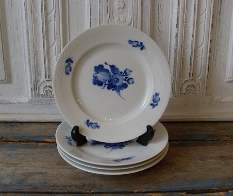 Royal Copenhagen Blue Flower dinner plate no. 8096, 23.5 cm.