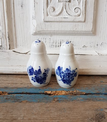 Royal Copenhagen Blue Flower salt & pepper shaker no. 8221/8225