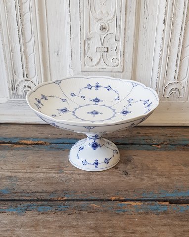Royal Copenhagen Blue Fluted Plain, cake bowl on stand, with wavy edge no. 458