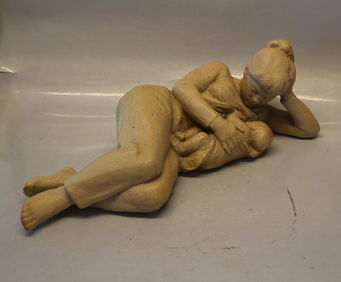 B&G Art Pottery B&G A 38 Mother feeding child14 x 41 cm unglazed   Therese 
Lucheschitz
