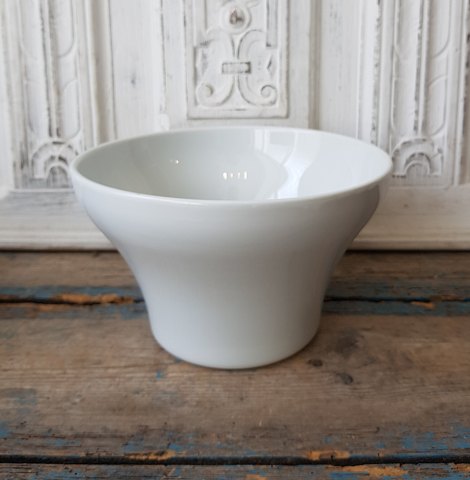 Royal Copenhagen bowl no. 573