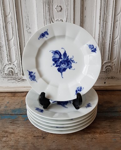 Royal Copenhagen Blue Flower Plate no. 8514 - 19.5 cm.