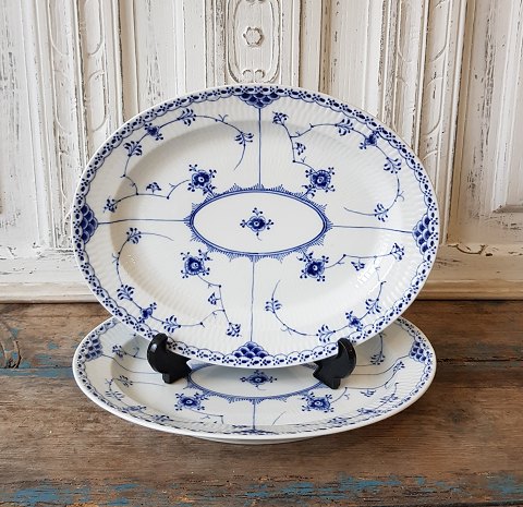 Royal Copenhagen Blue Fluted half-lace dish no. 532 - 30 cm.