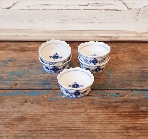 Royal Copenhagen Blue Fluted Plain Salt bowl No. 199