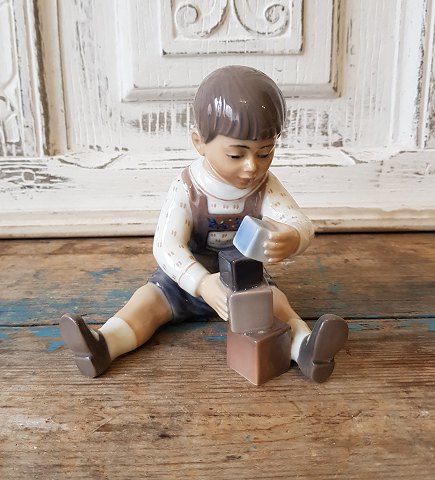 Dahl Jensen figure - Boy with bricks no. 1167