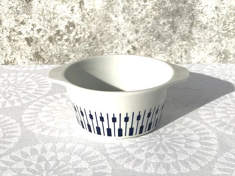 Lyngby
Danild 64
Bowl with handles
* 80kr