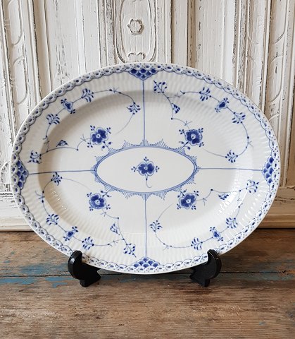 Royal Copenhagen Blue Fluted half-lace dish no. 532 - 30 cm.