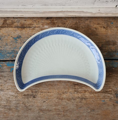 Royal Copenhagen Blue Fan moon shaped dish no. 11551