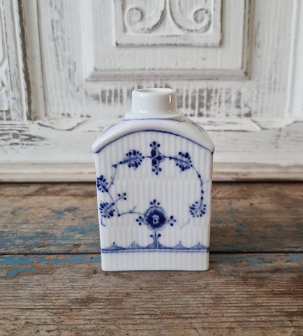 Royal Copenhagen Blue Fluted tea box without lid no. 261