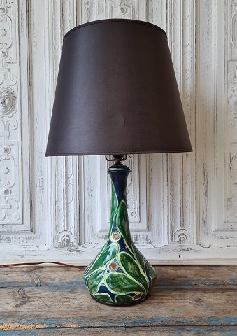 Kähler kohorns decorated table lamp in blue, green and brown colors 32 cm.