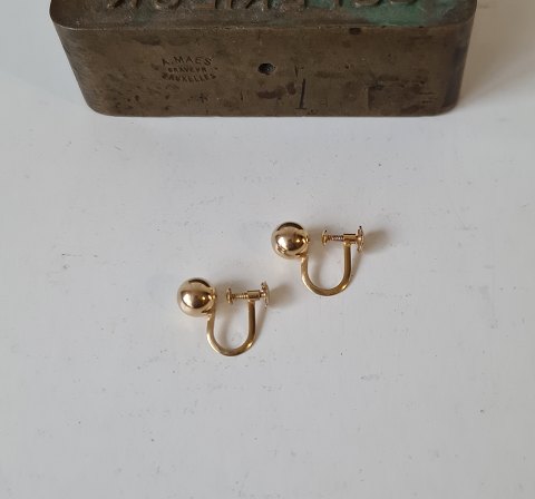 Vintage ear screws in 8 kt gold by Hermann Siersbøl