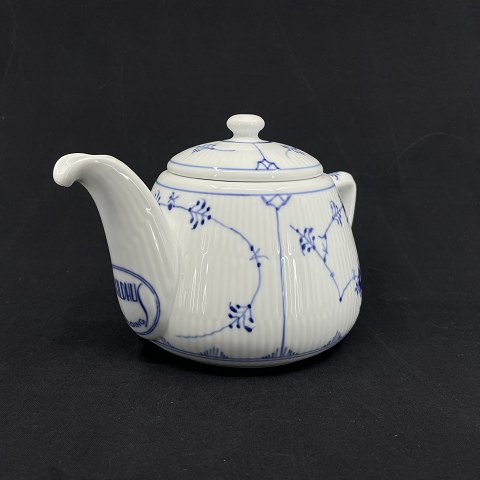 Blue Fluted Plain tea pot
