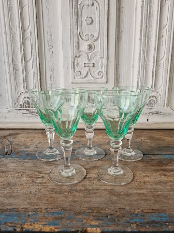 Margrethe white wine glass