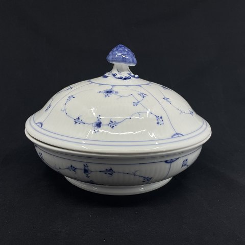 Blue Fluted Plain lid dish from the 1820-1850