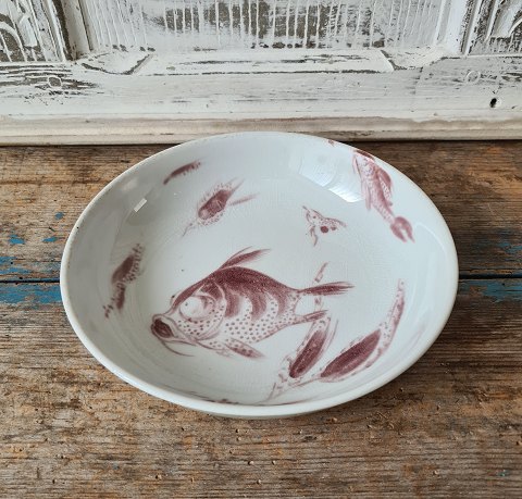 Thorkild Olsen for Royal Copenhagen Unique bowl from 1951 painted with fish