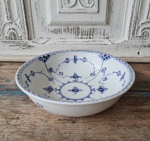 Royal Copenhagen Blue Fluted half-lace bowl no. 680