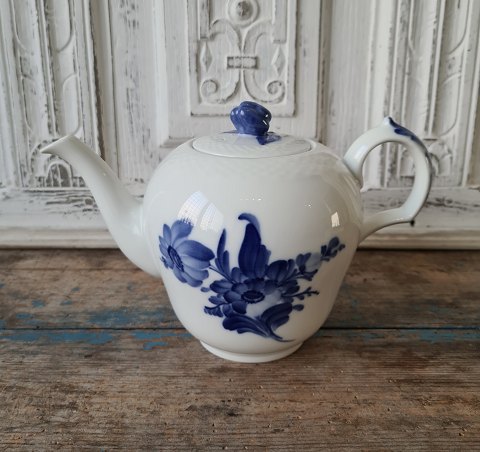 Royal Copenhagen Blue Flower teapot no. 8244