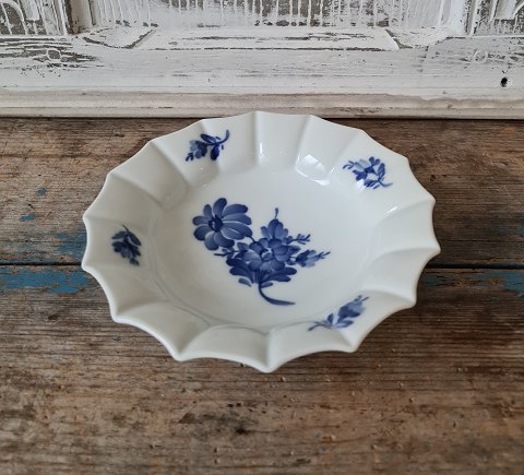 Royal Copenhagen Blue Flower bowl no. 8556