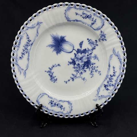 Antique Blue Flower curved plate with lace edge