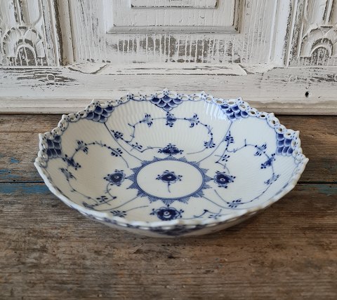 Royal Copenhagen Blue Fluted bowl no. 1018
