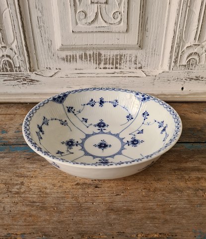 Royal Copenhagen Blue Fluted half-lace rare bowl No. 680 - 20,5 cm.