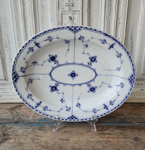 Royal Copenhagen Blue Fluted half-lace dish no. 533 - 36.5 cm.