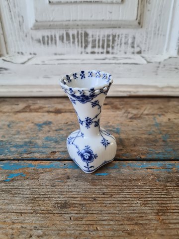 Royal Copenhagen Blue fluted full lace vase no. 1161