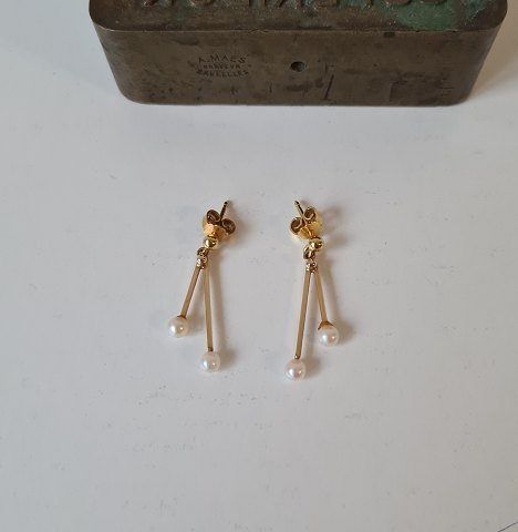 Par vintage øreringe i 8 kt guld med akoya perler