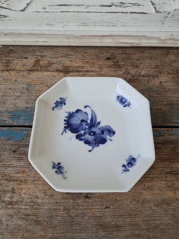Royal Copenhagen Blue Flower dish No. 8089