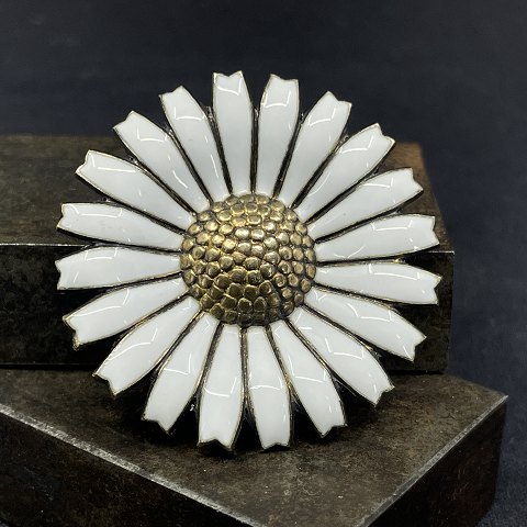 Anton Michelsen marguerite daisy brooch
