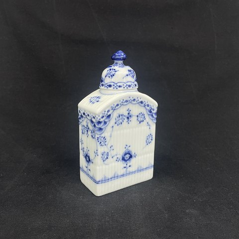 Blue Fluted Halv Lace tea caddy
