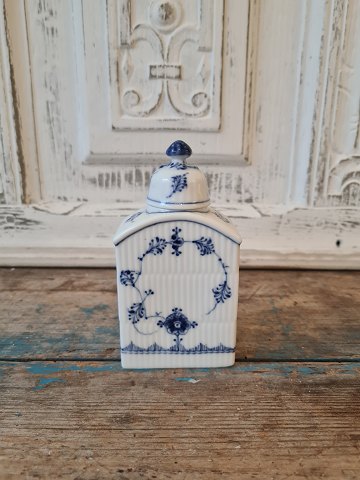 Royal Copenhagen Blue fluted tea bottle no. 261