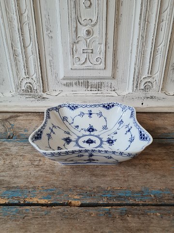 Royal Copenhagen Blue fluted half lace square bowl No. 708