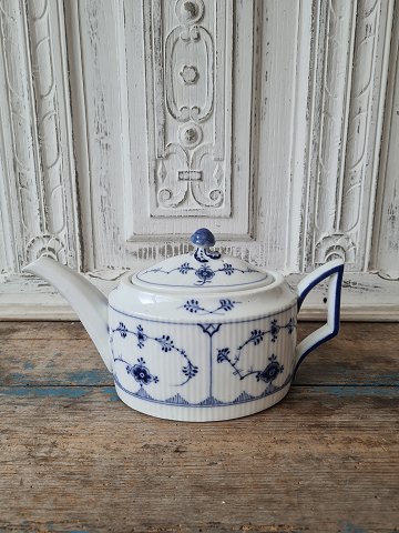 Royal Copenhagen Blue fluted oval teapot no. 255