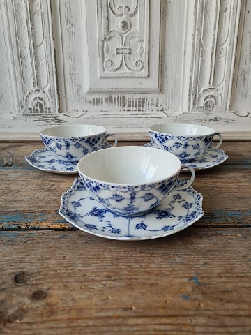Royal Copenhagen Blue fluted full lace teacup No. 1130